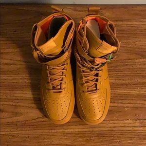 Nike Air Force 1 SF AF1 QS